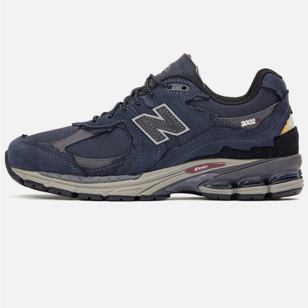 New Balance 2002R Navy Sneakers